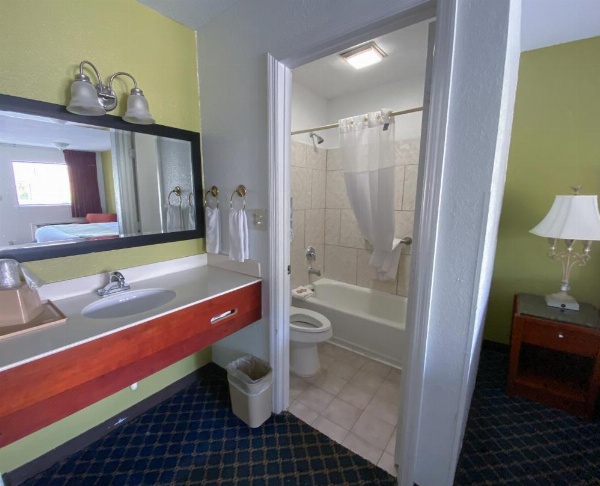 Royal Inn Richmond Hill- Savannah I-95 image 21